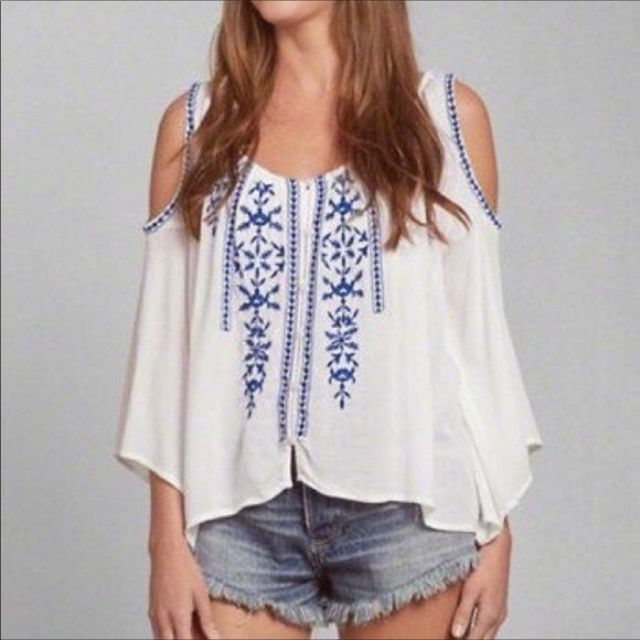 Abercrombie & Fitch Tops - Abercrombie & Fitch white & blue trim boho top